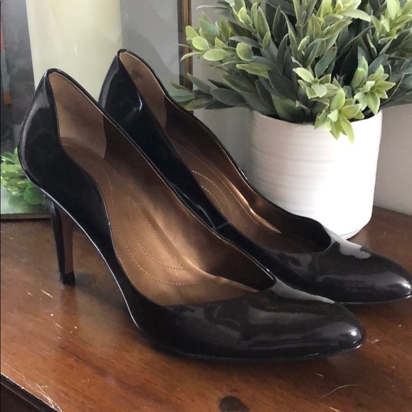Tahari Chocolate Patent Leather Heels - Picture 1 of 3